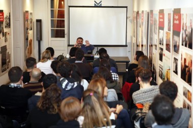 Comenzó el taller “Mirar para escribir sobre cine”