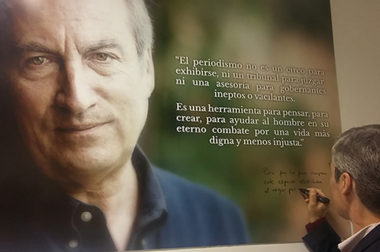 Un aula de la Escuela ETER lleva el nombre “Tomás Eloy Martínez”